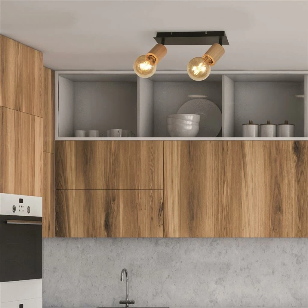 Houten zwarte plafondlamp met twee spots boven moderne keukenruimte