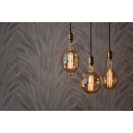 Drie hangende filamentlampen met goudtint voor een warme verlichting