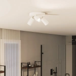 Witte ronde plafondspot met drie verstelbare lichtpunten in moderne badkamer