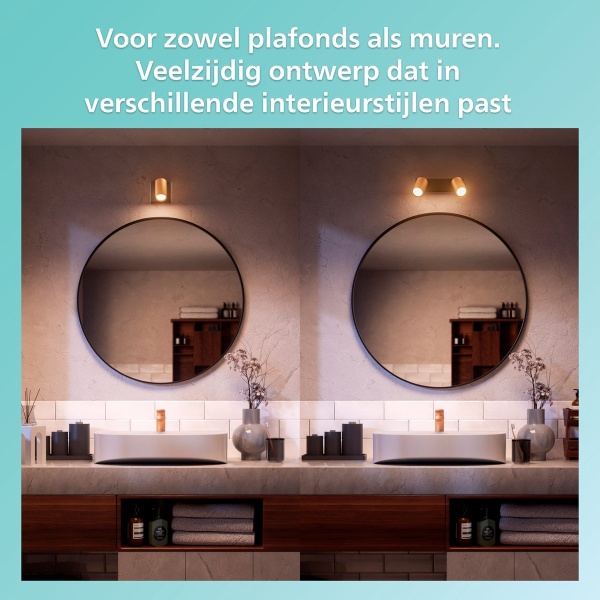 Gouden plafondspots boven ronde spiegels in moderne badkamerinrichting