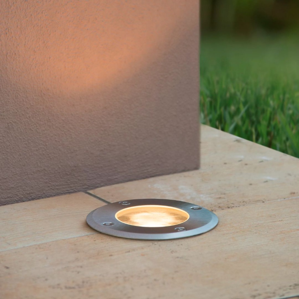 Sfeerbeeld van Grondspot Rond Chroom IP67 Overrijdbaar BILTIN - Lucide