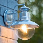Sfeerbeeld van Klassieke Buiten Wandlamp 1 Lichts Zilver FIGO - Lucide