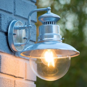 Sfeerbeeld van Klassieke Buiten Wandlamp 1 Lichts Zilver FIGO - Lucide