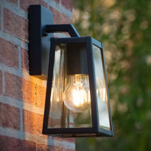 Sfeerbeeld Moderne Buiten Wandlamp Rechthoekig Zwart MATSLOT - Lucide