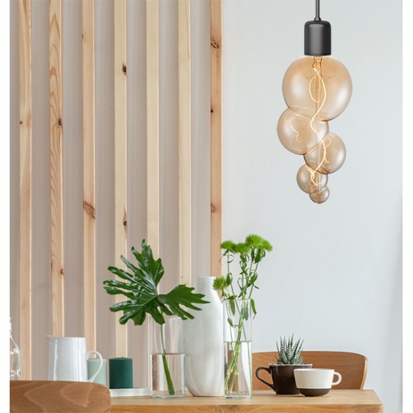 sfeerbeeld lamp aan: SPL E27 Fila XXl Bubble 4W Flame Goud Dimbaar