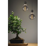 sfeerbeeld 2 lampen aanSPL E27 Globe Fila Spiraal 4.5W Flame Smoke Dimbaar: