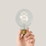 Globe ledlamp E27 warm wit dimbaar met spiraalvormige filamenten