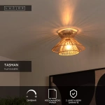 Scandinavische plafondlamp van naturel papier met warm licht in moderne woonkamer