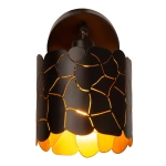 Wandlamp zwart met goudkleurige binnenzijde en uitgesneden bloemmotief