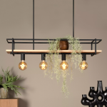 Zwarte Japandi hanglamp met houten plank en vier gloeilampen boven eettafel