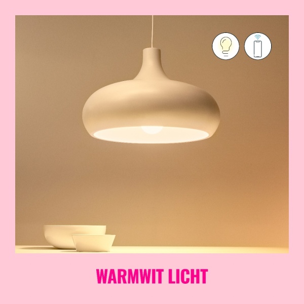 WiZ smart LED peerlamp met warmwit licht boven eettafel