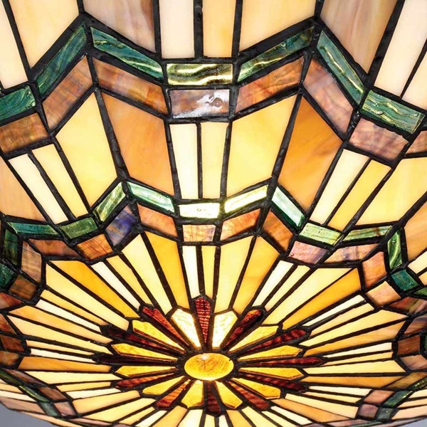 Plafondlamp Tiffany glas in warme ambertinten met groen en rood patroon