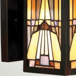 Lantaarn van brons met glas-in-loodpatroon in warme ambertinten