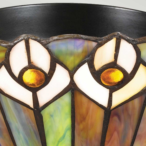 Glas-in-lood detail van plafondlamp Tiffany in bronskleur