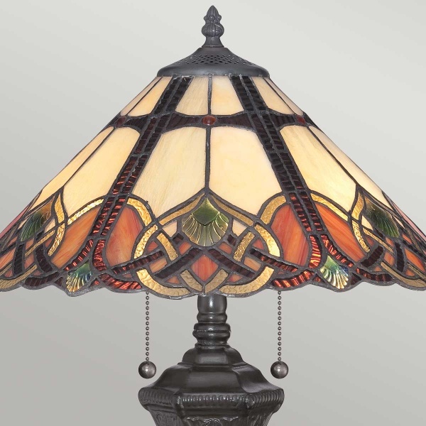 Tafellamp Tiffany glas-in-lood kap in crème en amber met bronzen voet
