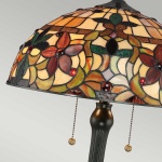 Tafellamp Tiffany met bronzen voet en glas-in-lood kap in warme tinten