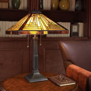 Tafellamp Tiffany met bronzen voet en glas-in-lood kap in warme tinten